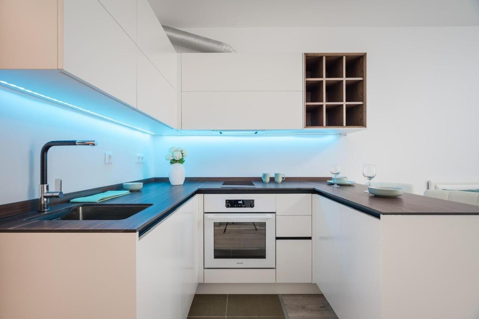 Comfort Court Apartment - Free Parking, Balcony 부다페스트 외부 사진