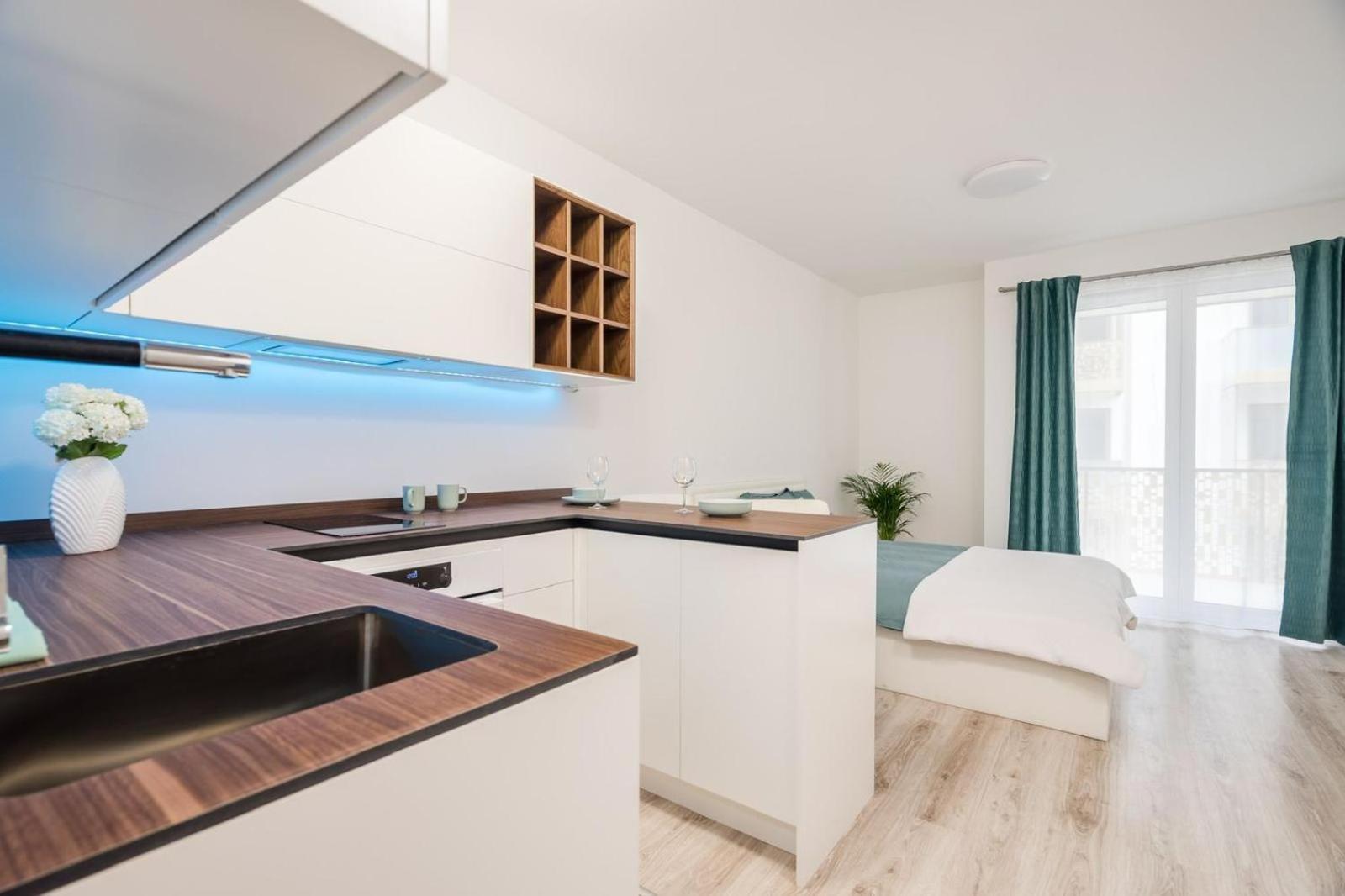 Comfort Court Apartment - Free Parking, Balcony 부다페스트 외부 사진