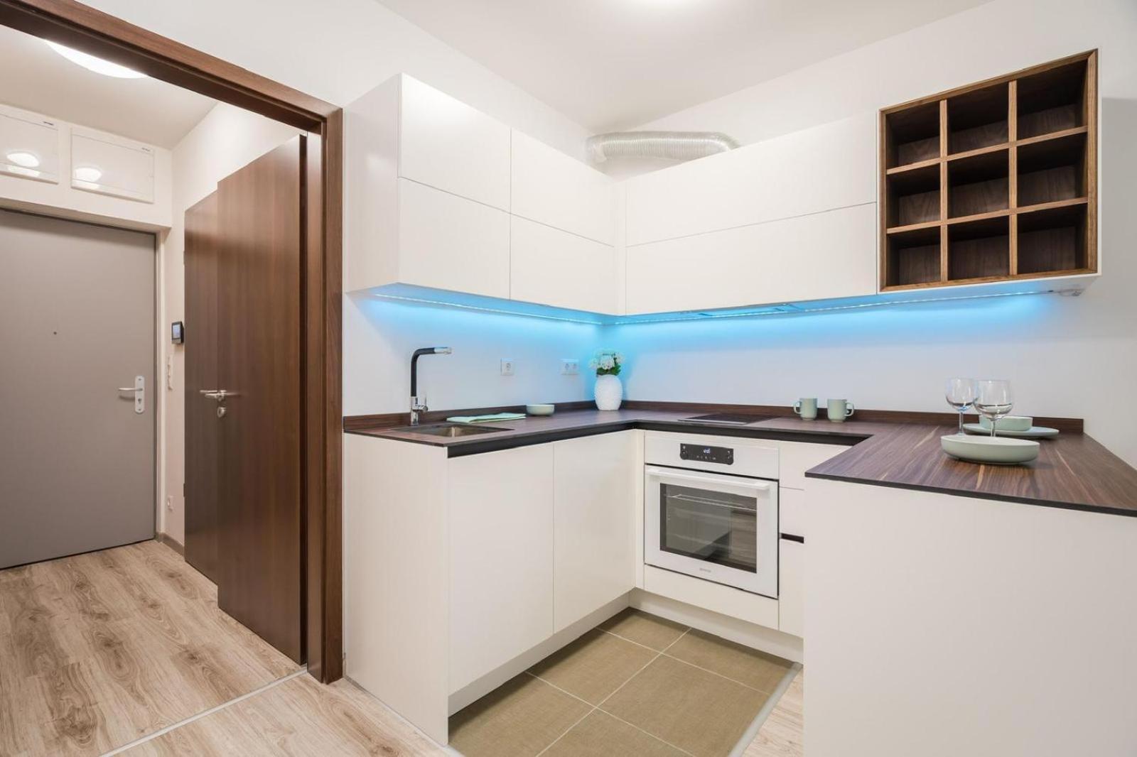 Comfort Court Apartment - Free Parking, Balcony 부다페스트 외부 사진